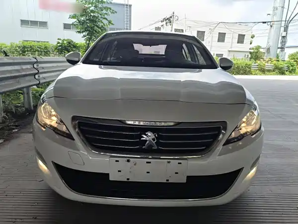 Peugeot 408 2016