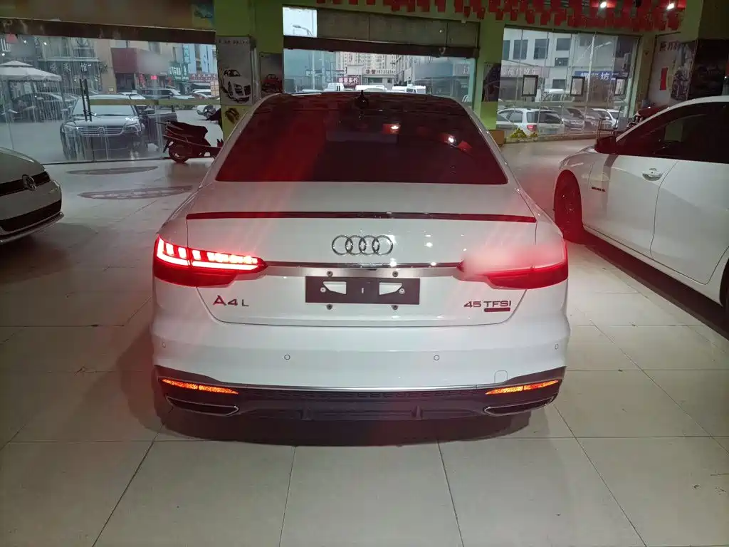 Audi A4L 2020