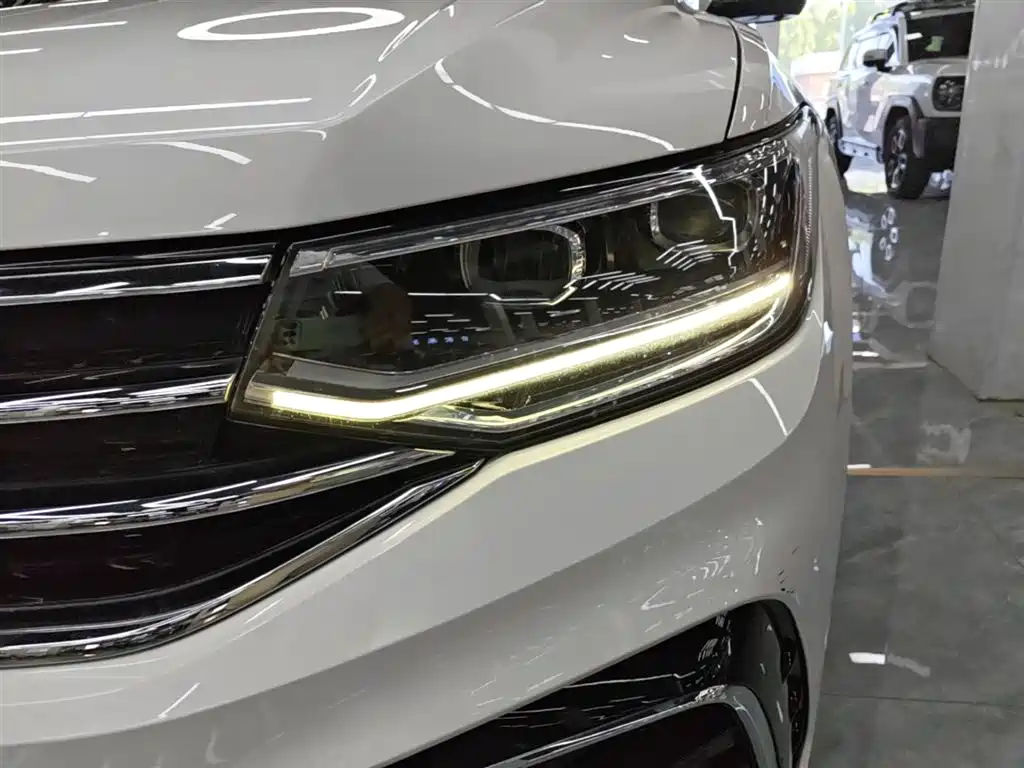 Volkswagen Tiguan L 2021 — фото 24