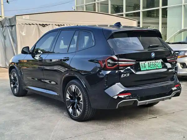 BMW iX3 2024