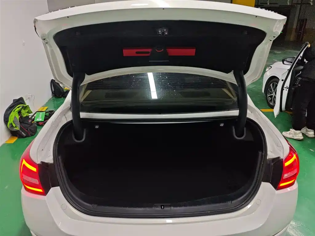 Hongqi H5 2019 — фото 12