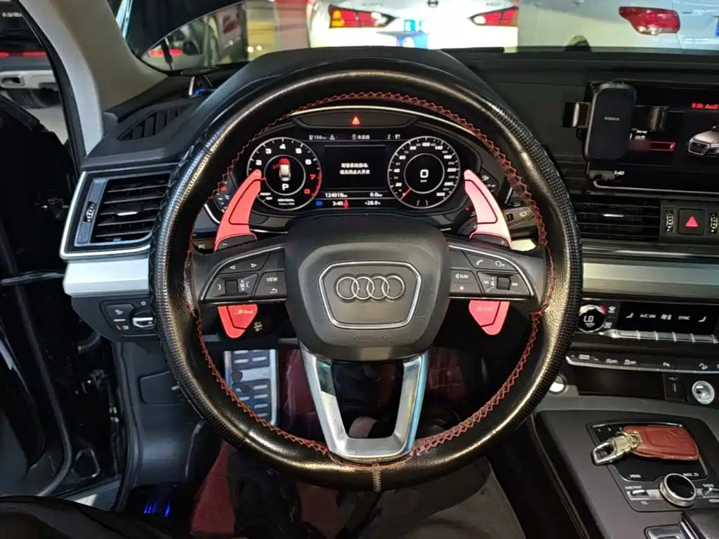 Audi Q5L 2021 — фото 11