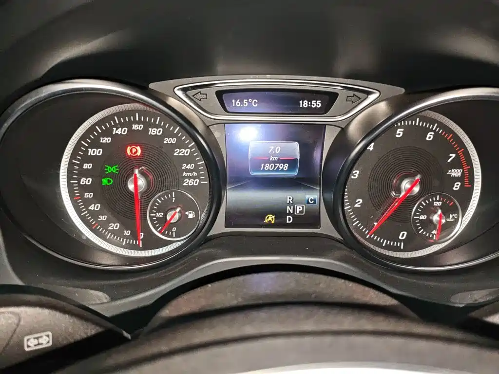Mercedes-Benz GLA 2018 — фото 8