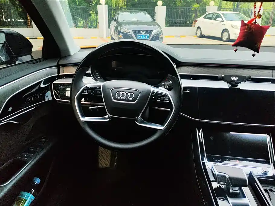 Audi A8 2024 — фото 15