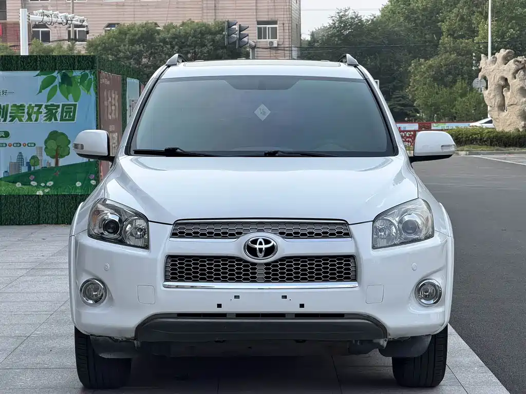 Toyota RAV4 2013