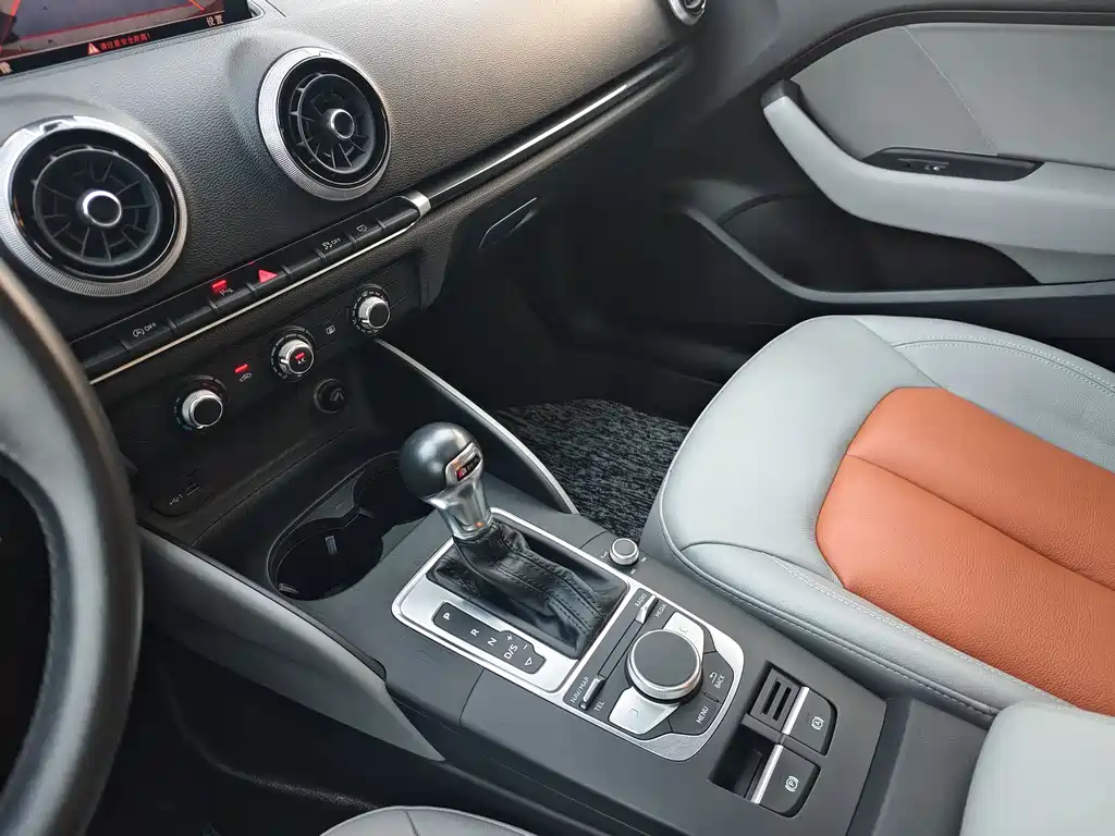 Audi A3 2018 — фото 16