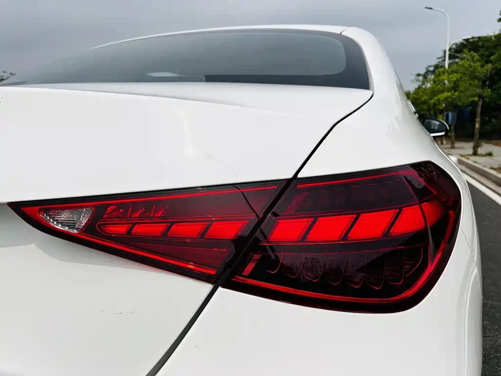 Mercedes-Benz C-Class 2023 — фото 16
