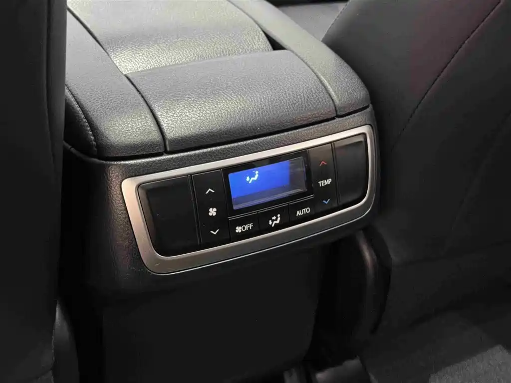 Toyota Highlander 2020 — фото 12