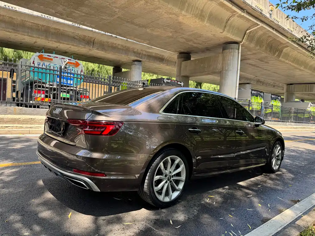 Audi A4L 2019 — фото 7