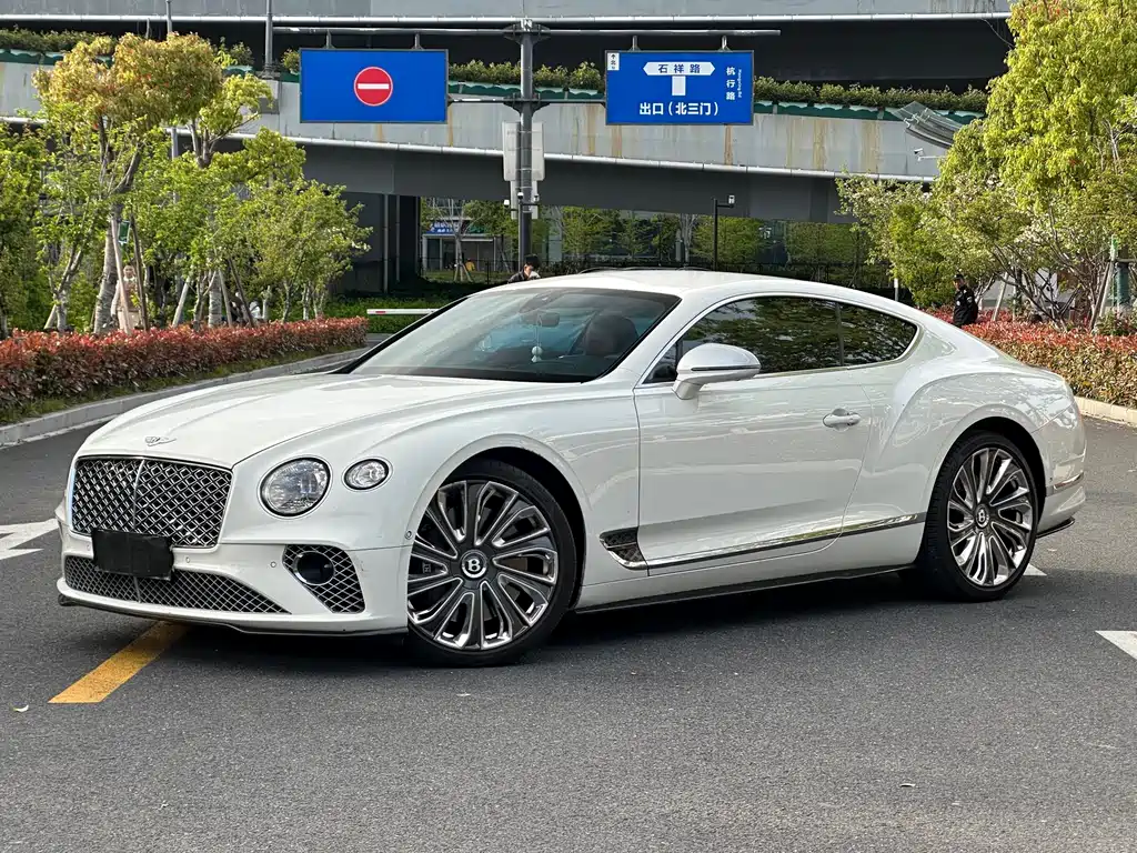 Bentley Continental 2022 — фото 1