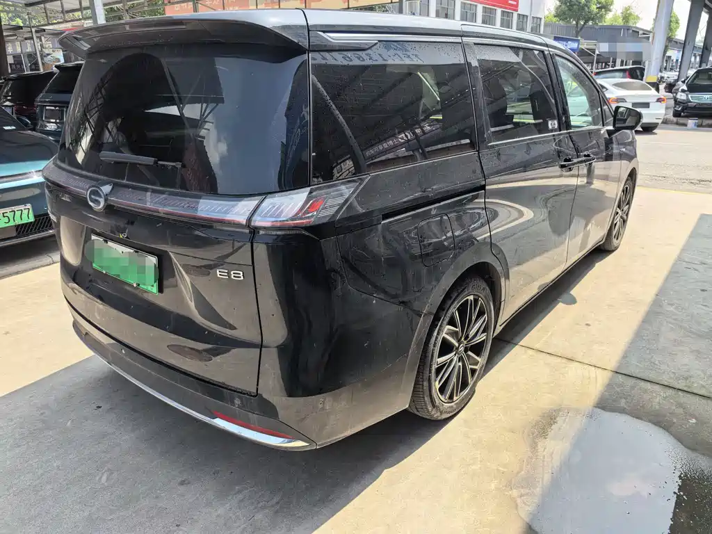 GAC Motor E8 PHEV 2024 — фото 15