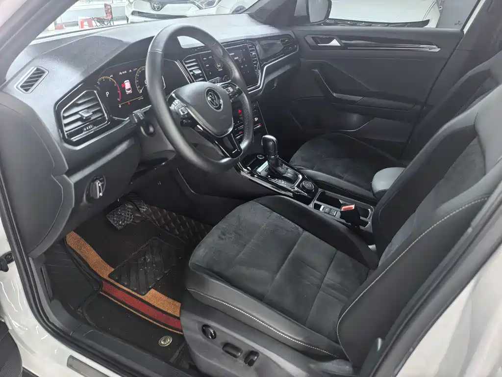 Volkswagen T-Roc 2023