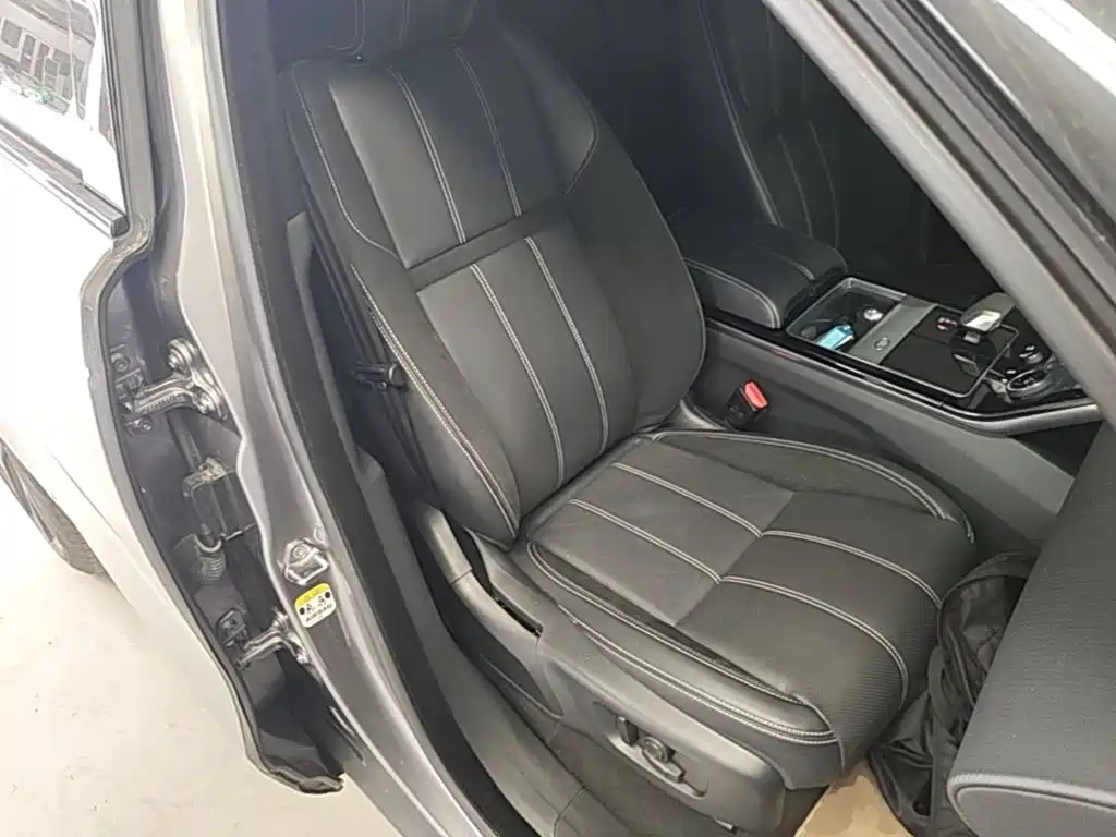 Land Rover Range Rover Velar 2021 — фото 25