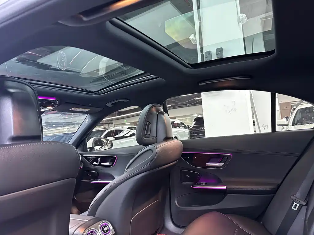 Mercedes-Benz C-Class 2023 — фото 12