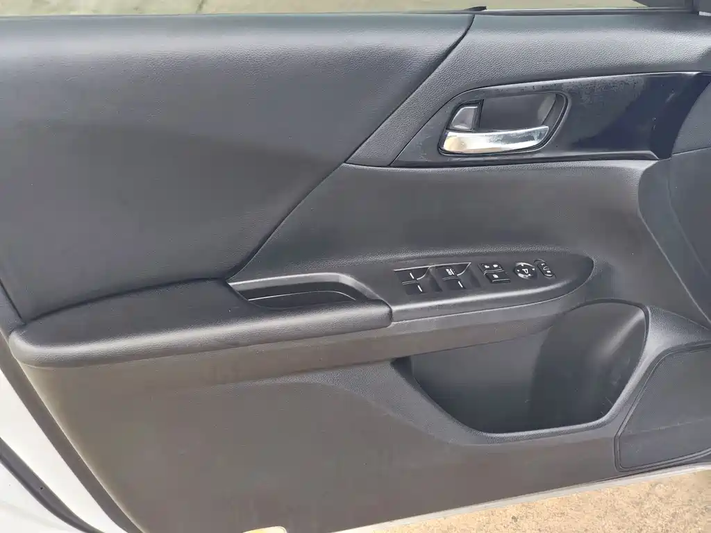 Honda Accord 2017 — фото 14