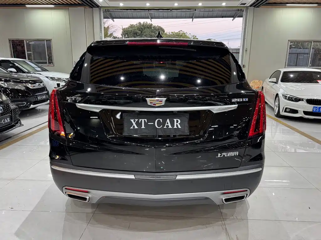 Cadillac XT5 2022 — фото 6