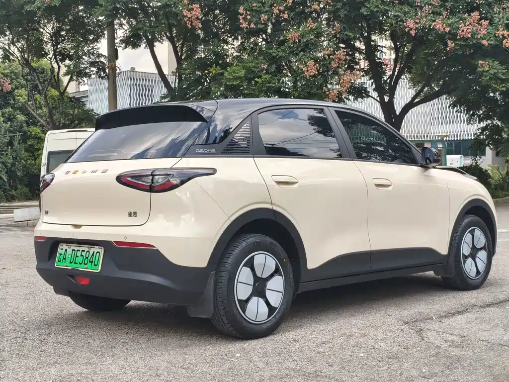 Geely Galaxy Starwish 2025 — фото 5