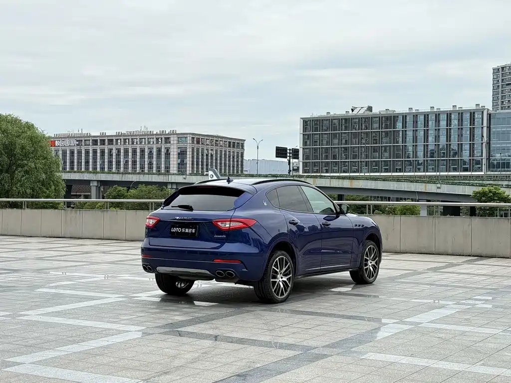 Maserati Levante 2017 — фото 6