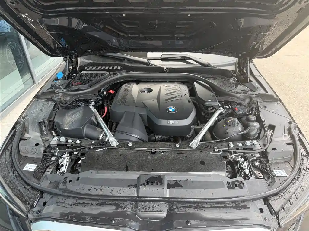 BMW 5 Series 2025 — фото 12