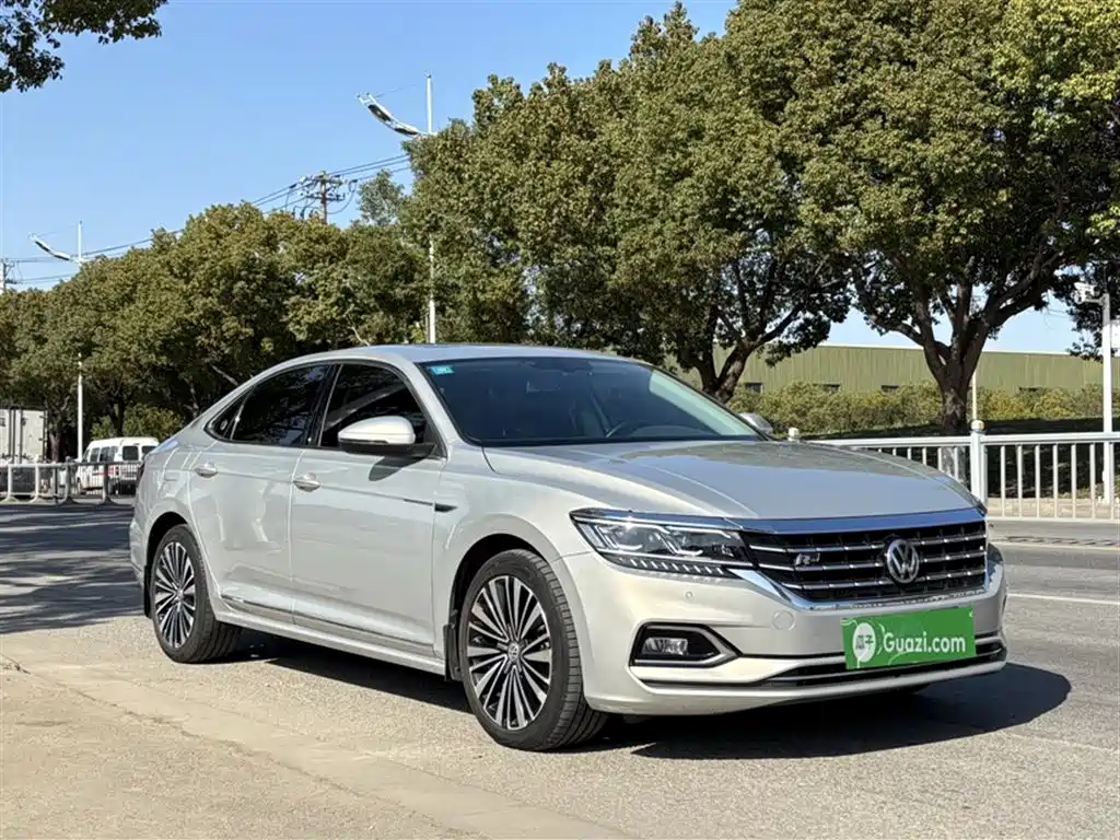Volkswagen Passat 2020 — фото 24