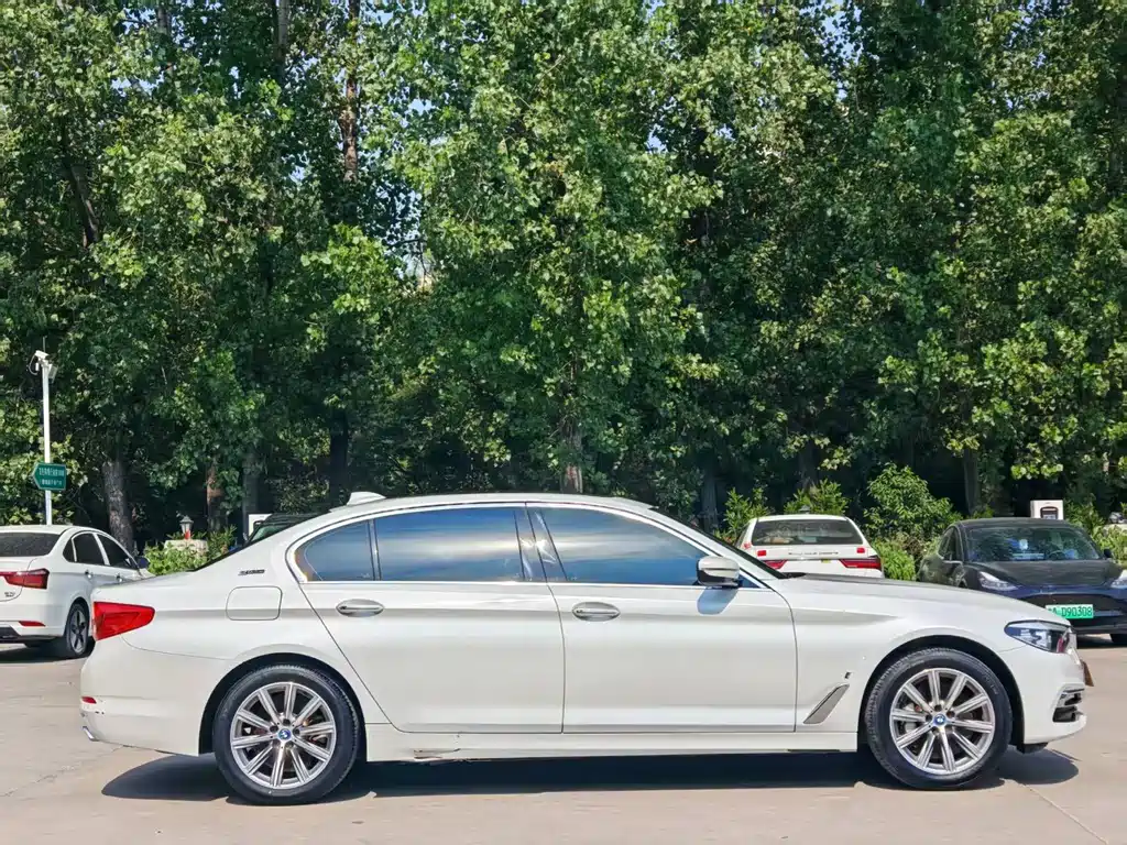 BMW 5 Series New Energy 2018 — фото 4
