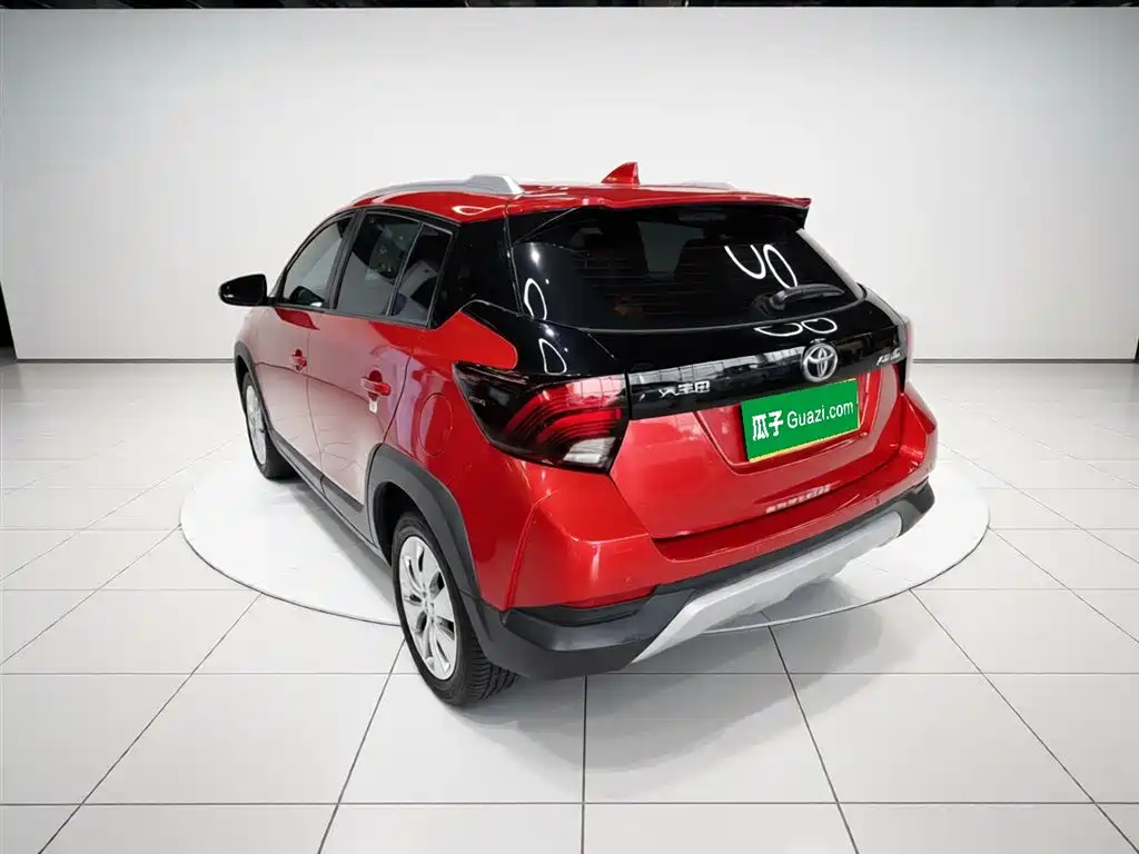 Toyota Yaris L 2021 — фото 23
