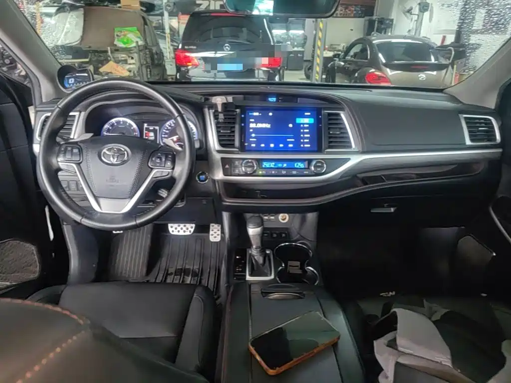Toyota Highlander 2021 — фото 10