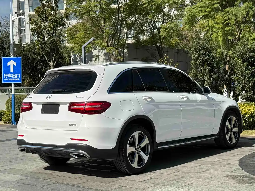 Mercedes-Benz GLC 2017 — фото 9