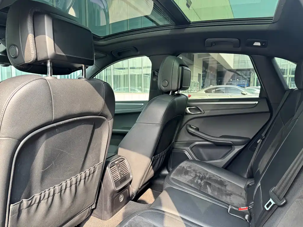 Porsche Macan 2021 — фото 12