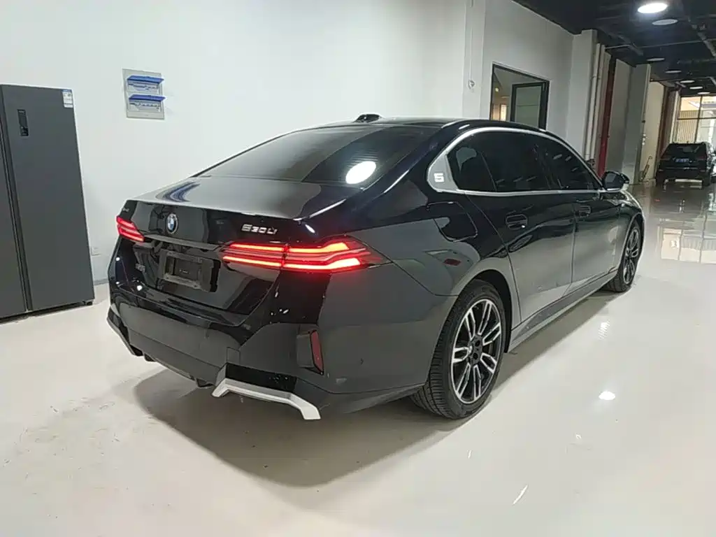 BMW 5 Series 2025