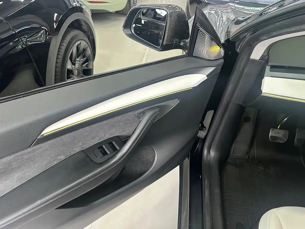 Tesla Model Y 2023 — фото 15