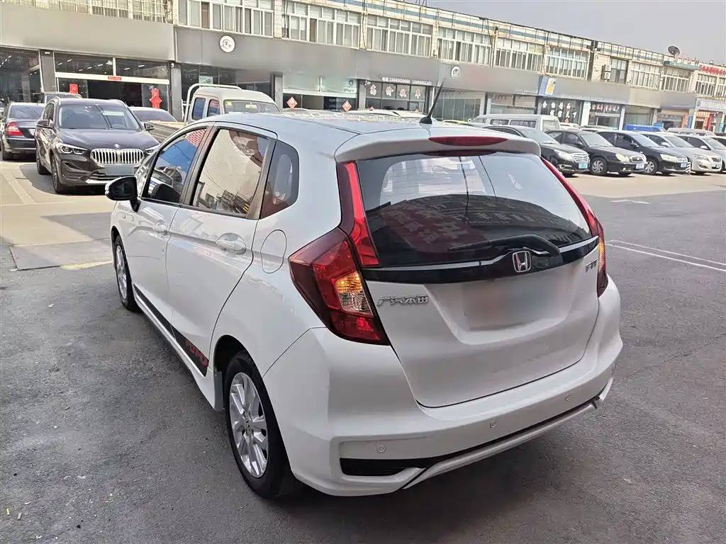 Honda Fit 2018 — фото 5