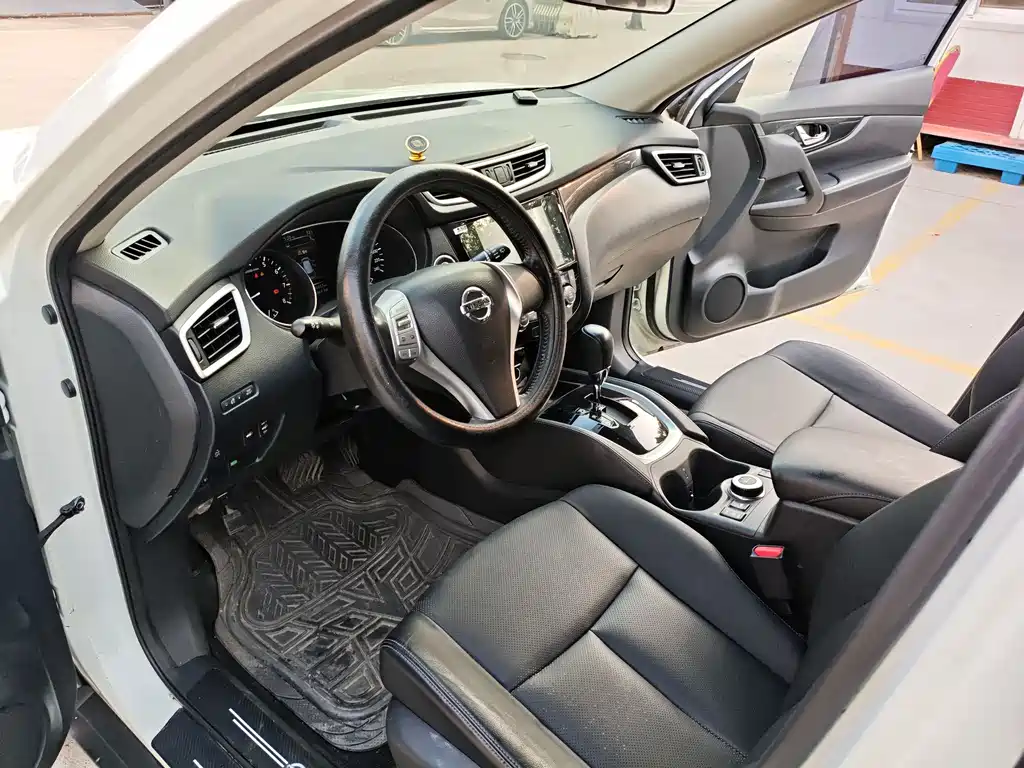 Nissan X-Trail 2015