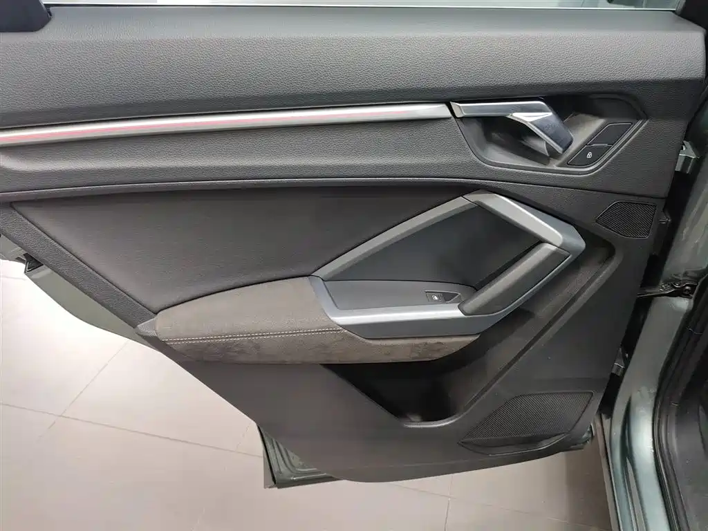Audi Q3 Sportback 2021 — фото 12