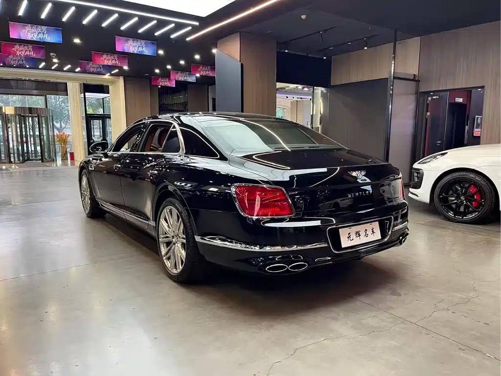 Bentley Flying Spur 2022 — фото 17