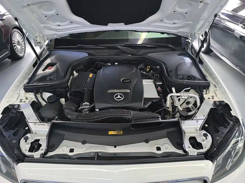 Mercedes-Benz E-Class 2019 — фото 20