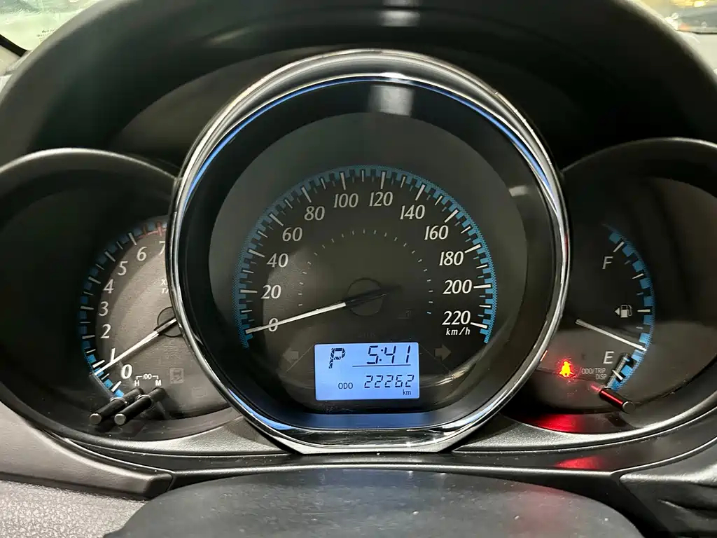 Toyota Yaris L 2019 — фото 14