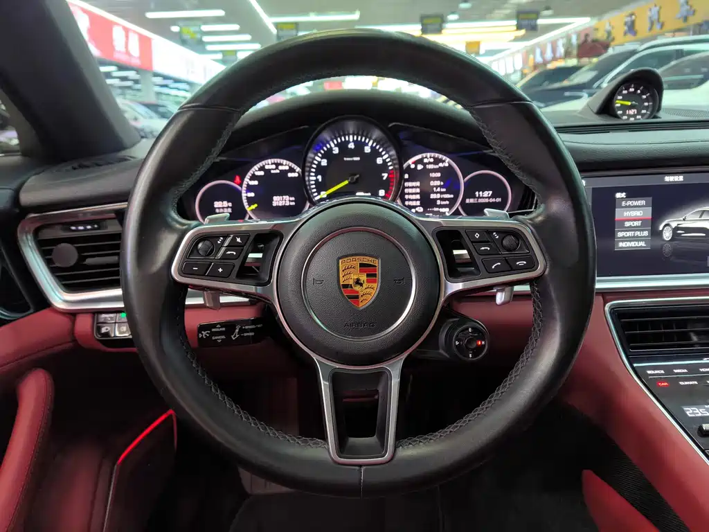 Porsche Panamera Hybrid 2018 — фото 10