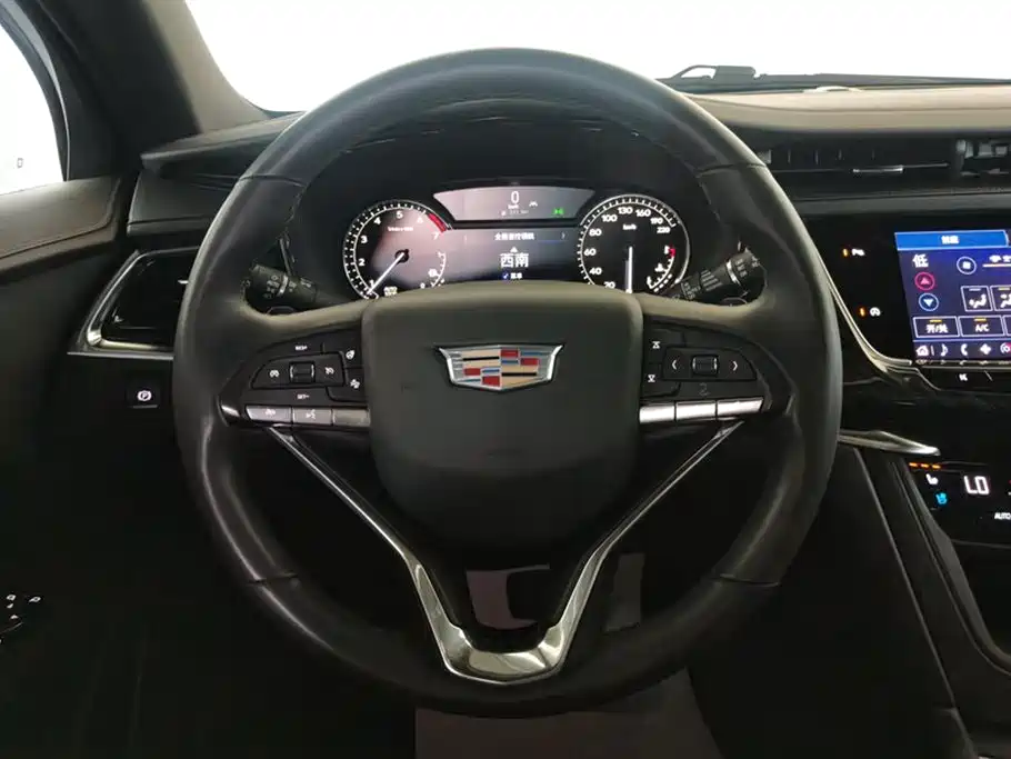 Cadillac XT6 2022 — фото 15