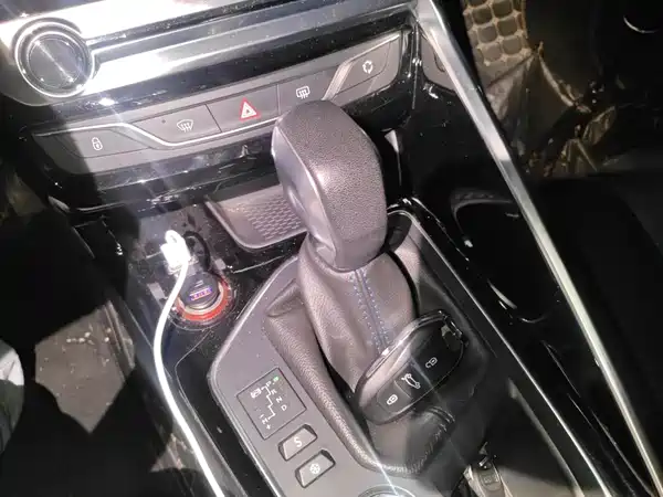 Peugeot 308 2016