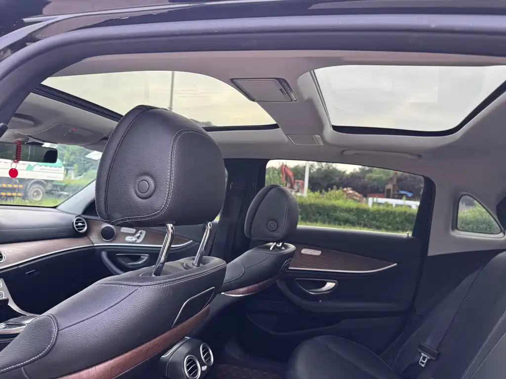 Mercedes-Benz E-Class 2019 — фото 14