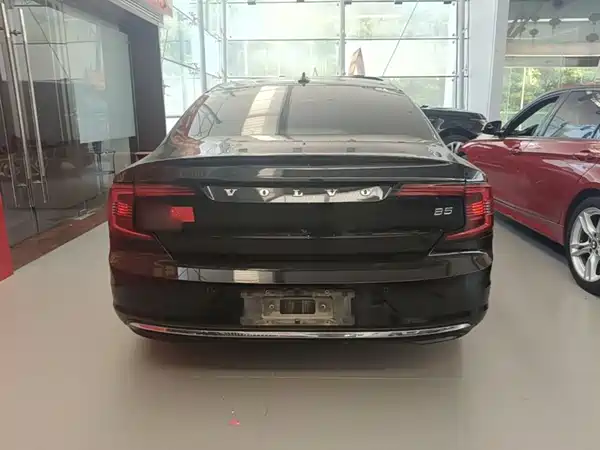 Volvo S90 2023