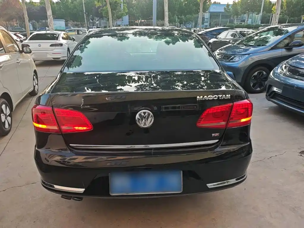 Volkswagen Magotan 2016