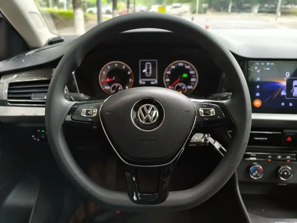 Volkswagen Lavida 2019 — фото 11