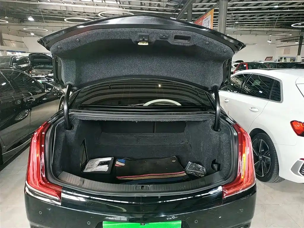 Cadillac XTS 2019 — фото 19