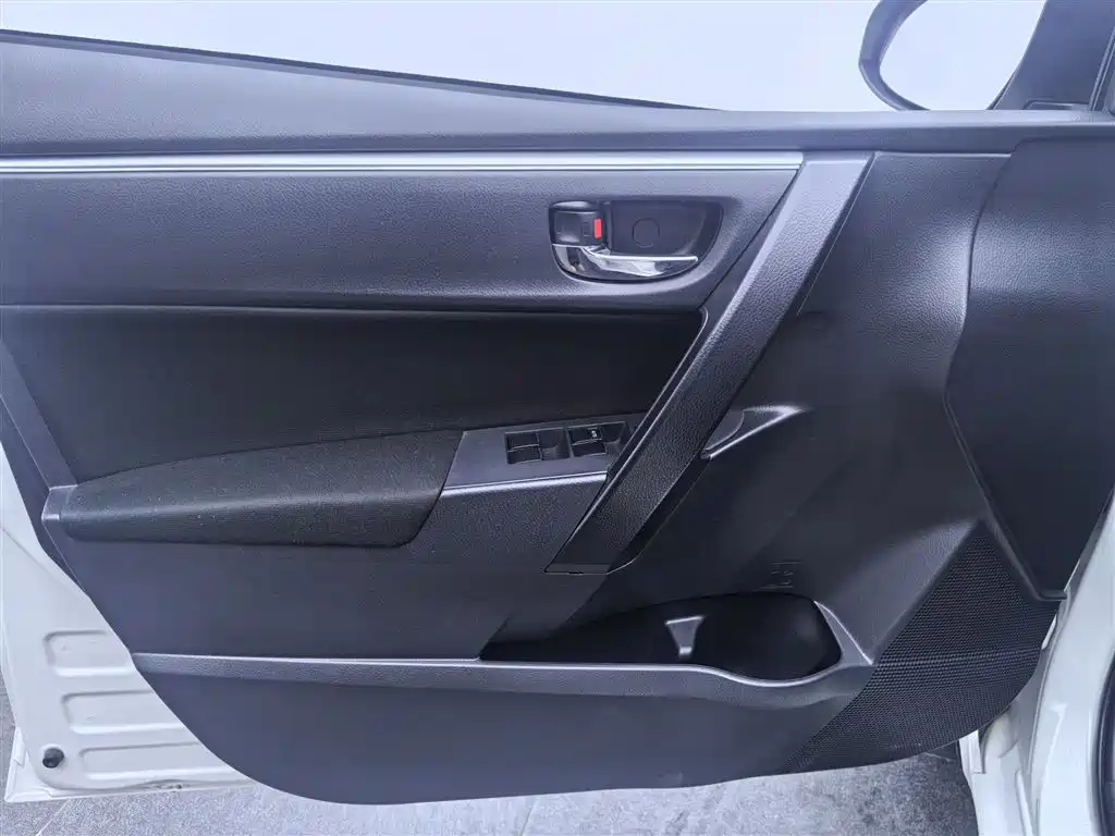 Toyota Levin 2015 — фото 16