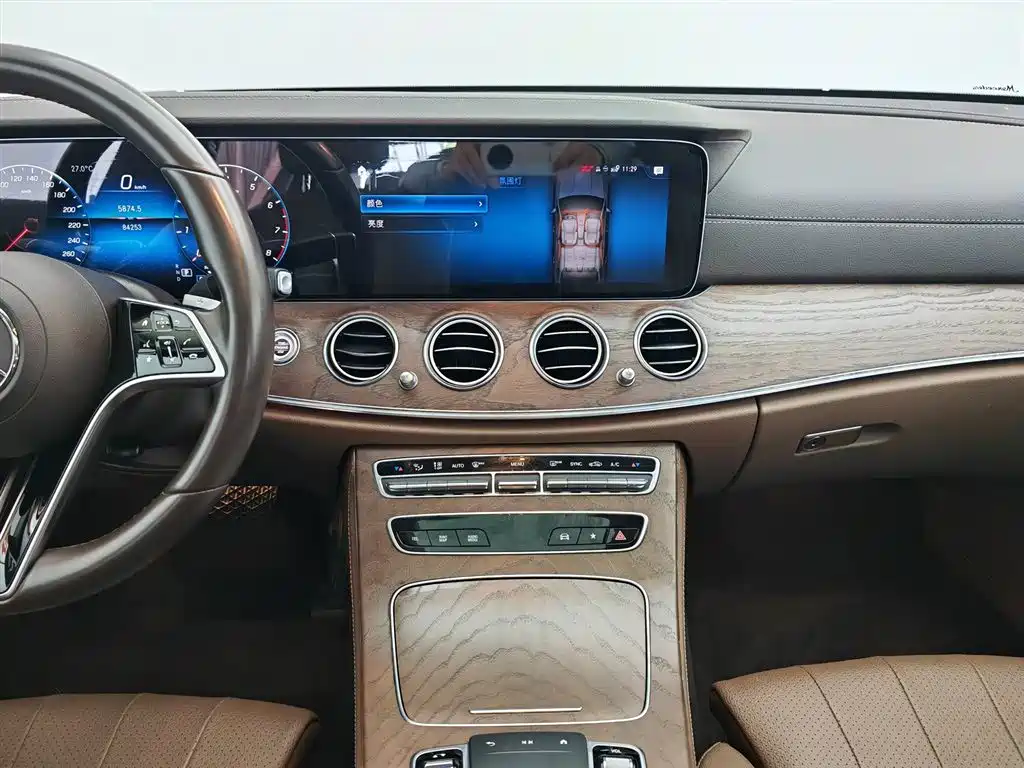 Mercedes-Benz E-Class 2021 — фото 12