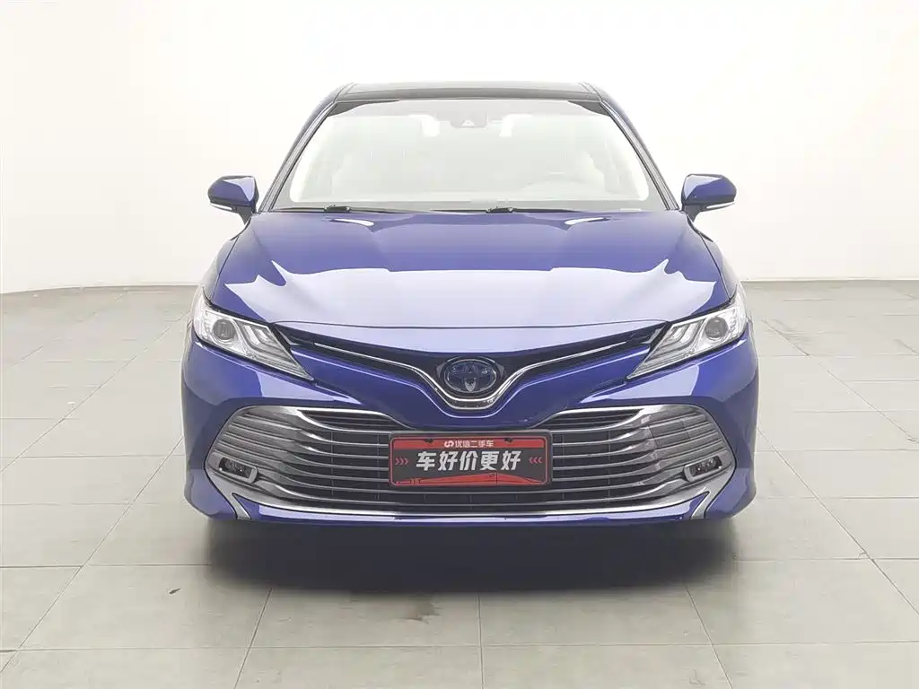 Toyota Camry 2018 — фото 3