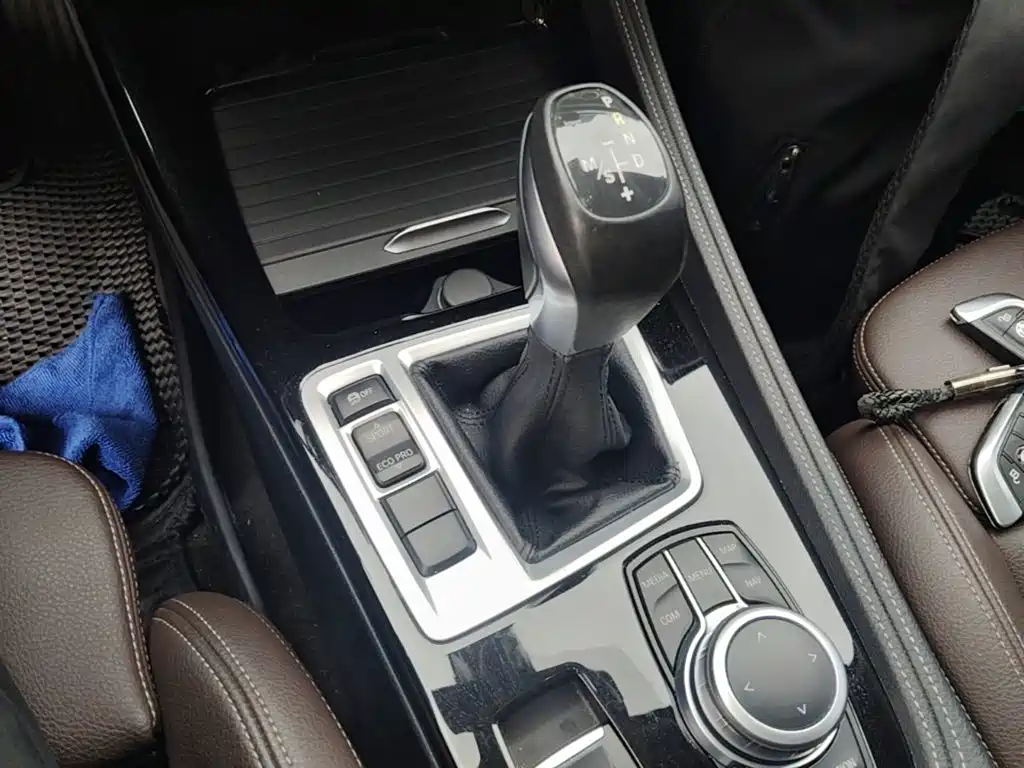BMW 1 Series 2019 — фото 14