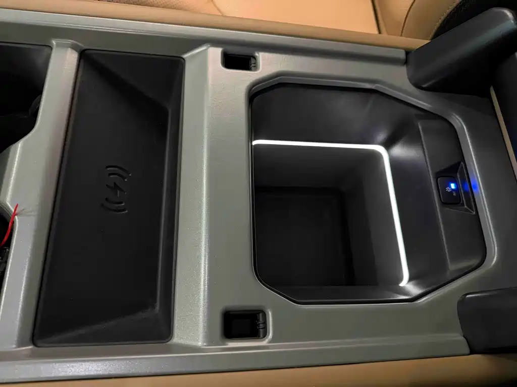 Land Rover Defender 2026 — фото 10